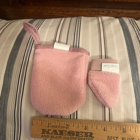 Nord + Bare 3 Reusable 100% Microfiber Skincare Mitts, new in reusable bag - Picture 9 of 10